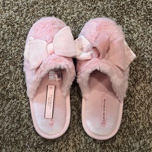 NWT Victoria Secret slippers Pink house shoe
